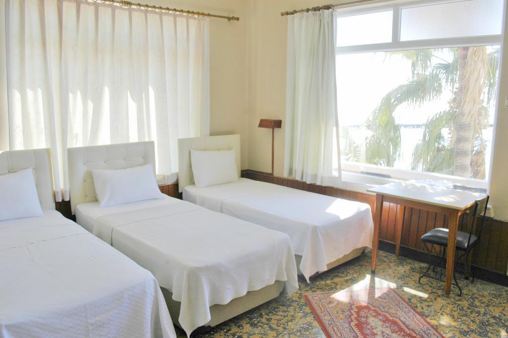 Lades Hotel Силифке Стая снимка