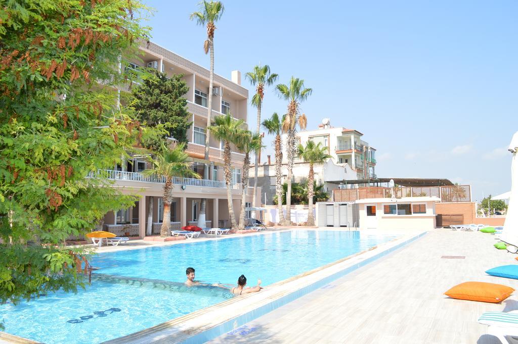 Lades Hotel Силифке Екстериор снимка